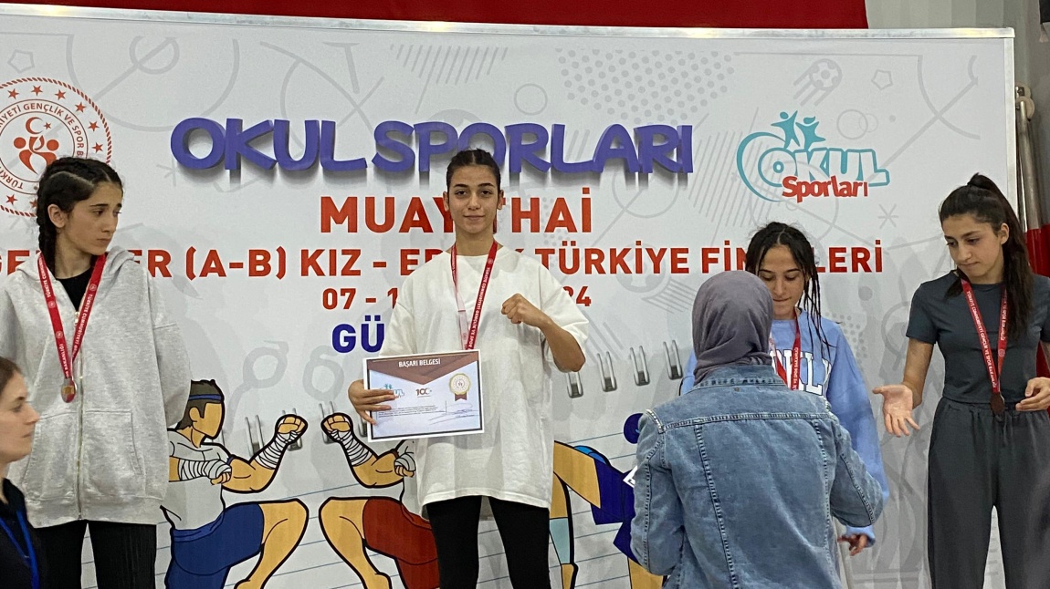 OKULLAR ARASI MUAYTHAİ TÜRKİYE ŞAMPİYONU